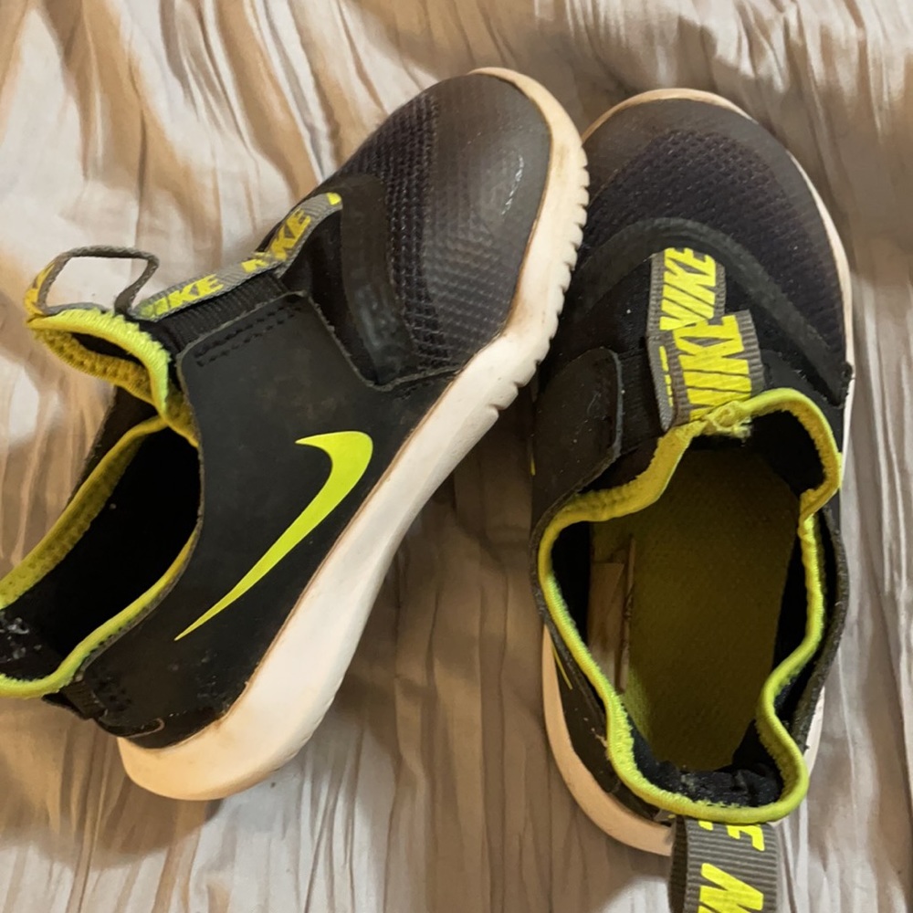 Nike size 8c toddler shoe